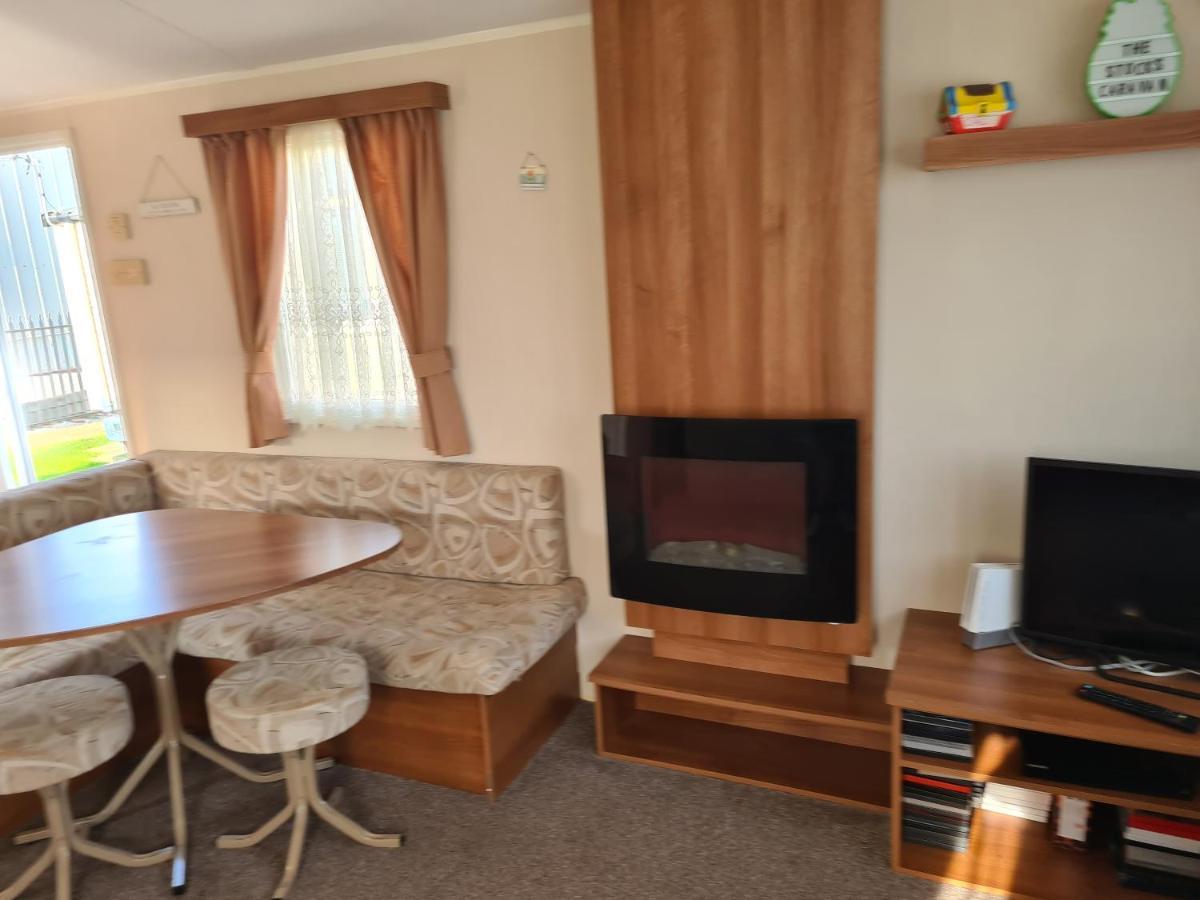 8 Berth On Coastfields Ingoldmells Apartment Bagian luar foto